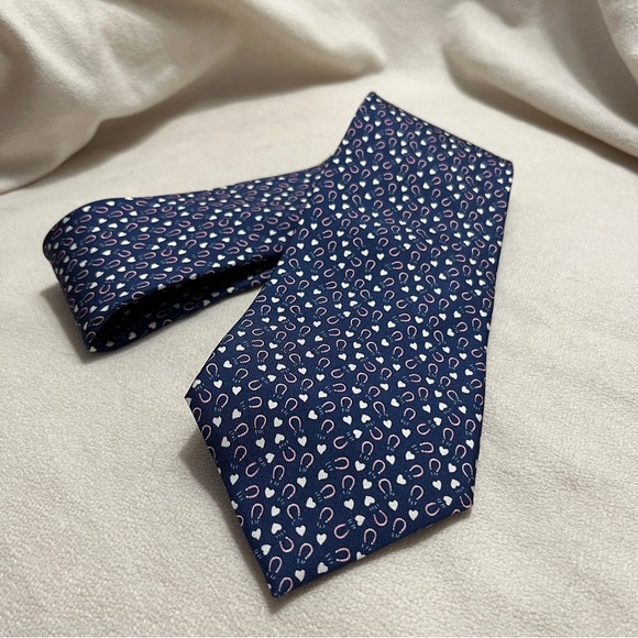 Salvatore Ferragamo Magnetic Heart Navy Pink Tie - Picture 1 of 4